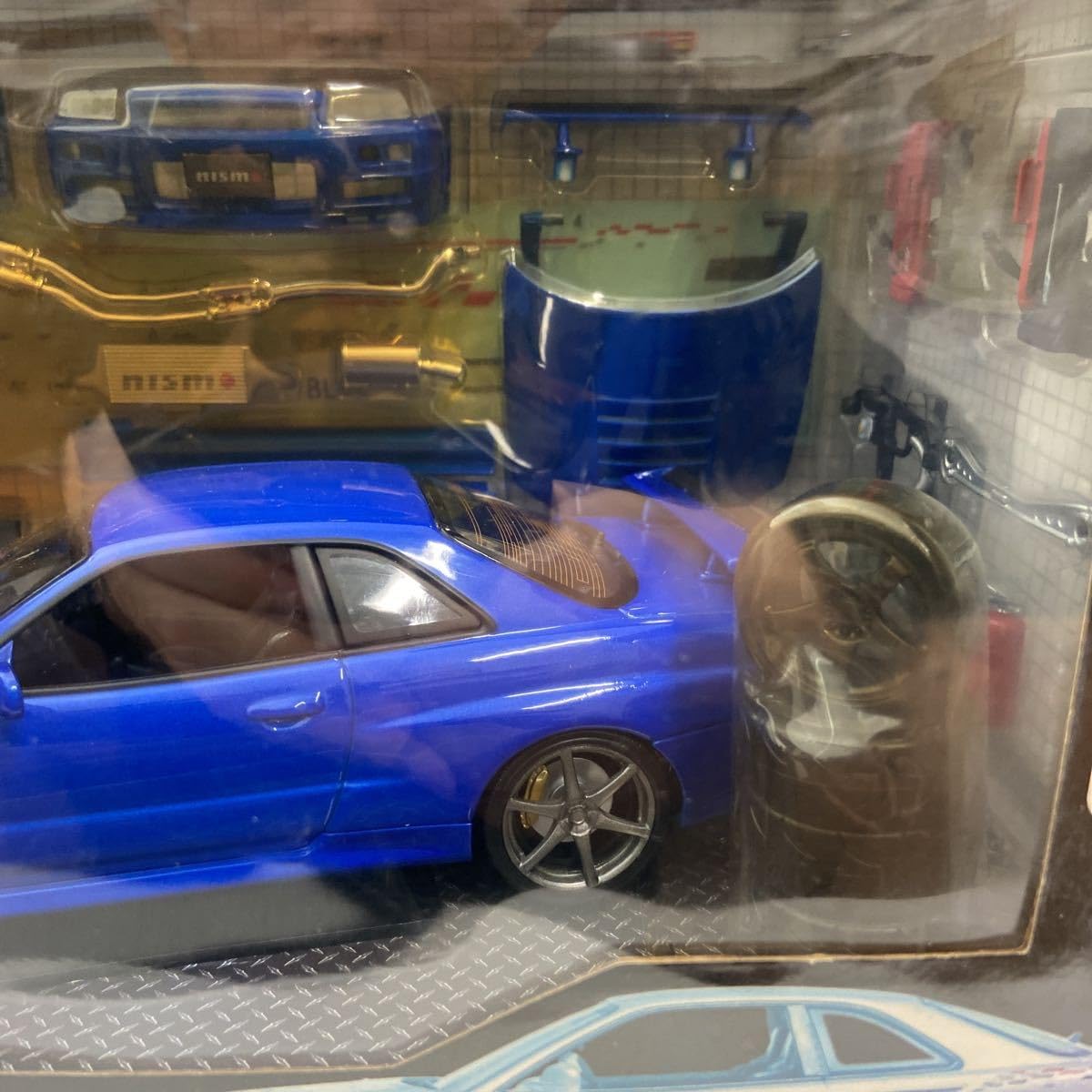 Amazon | ホットワークス 1/24 日産 スカイライン GT-R V-spec Ⅱ 2002