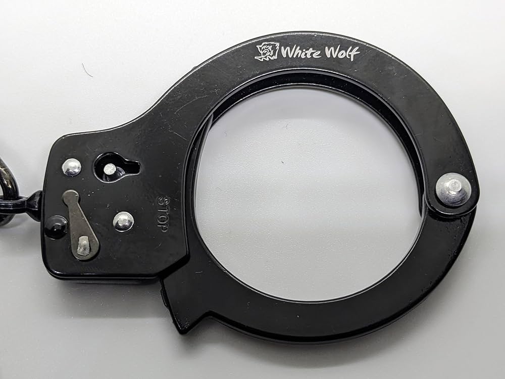 Amazon.co.jp: 手錠 ホワイトウルフ ハンドカフ シングルロック