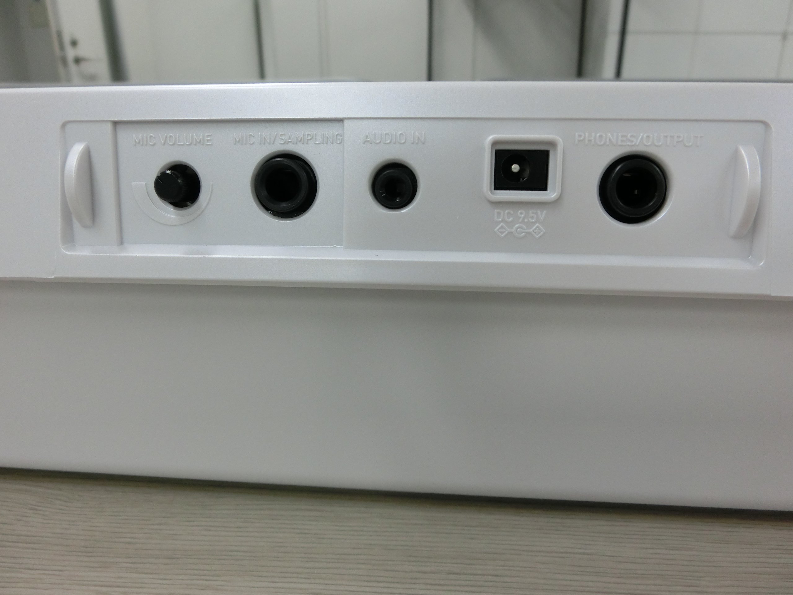 Amazon.co.jp: カシオ 電子キーボード 61鍵盤モデル 光ナビゲーション