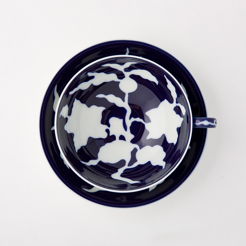 草花折枝白抜紋 紅茶碗皿 | すべての商品 | 深川製磁オンラインストア