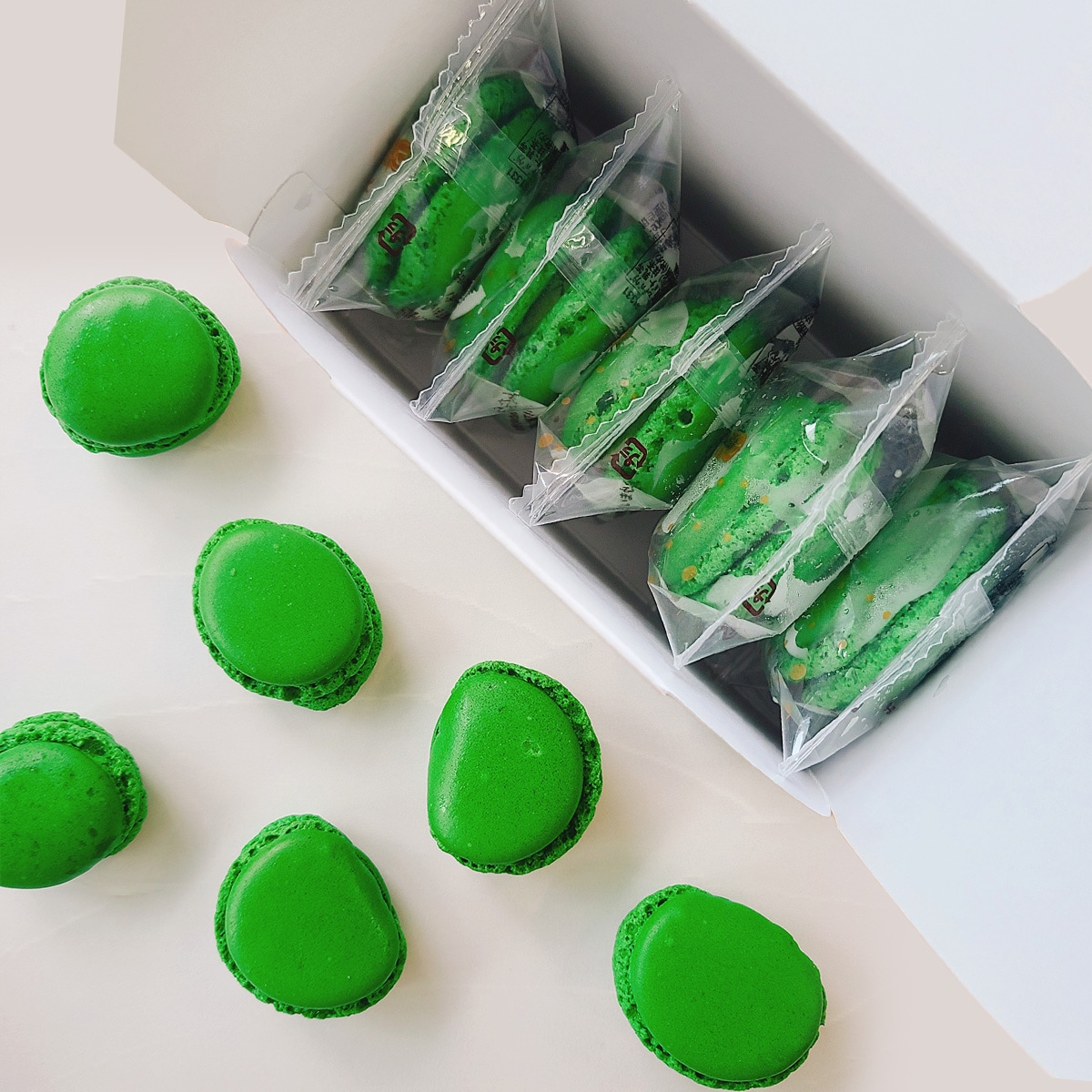 ふぞろいマカロン【WEB・数量限定】 | マカロン - ダロワイヨ公式