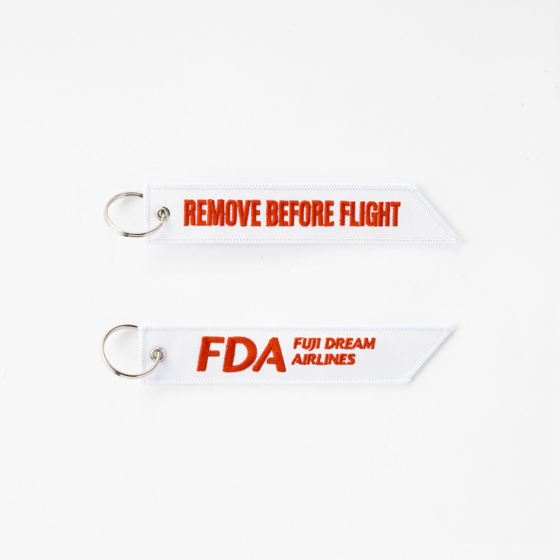 フライトタグキーホルダー（ホワイト）｜FDAショップ