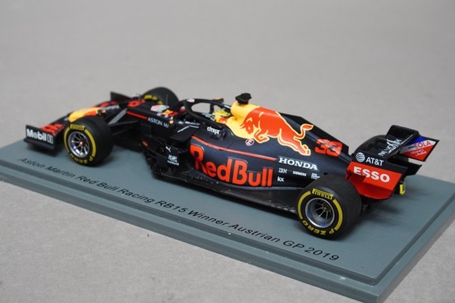 1/43 スパーク S6088 アストンマーティン レッドブルレーシング RB15
