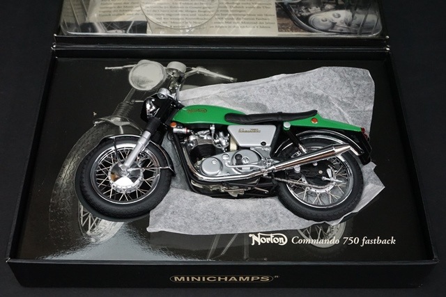 1/12 ミニチャンプス 122132000 ノートンコマンド 750 ファストバック