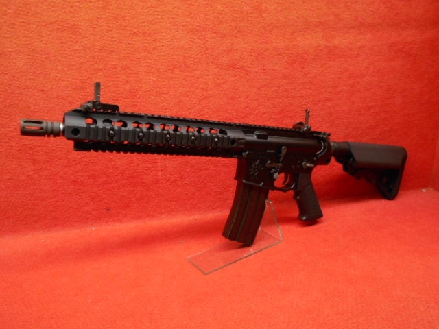 店内全品5％OFFクーポン】BOLT BRSS電動ガン・KNIGHT'S SR-16 URX2