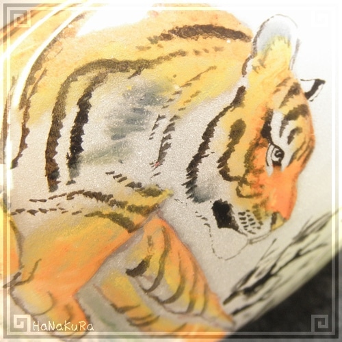 鼻煙壷 鼻煙香 42 虎 トラ 内側から手描き 工芸品 鼻煙壺 内絵