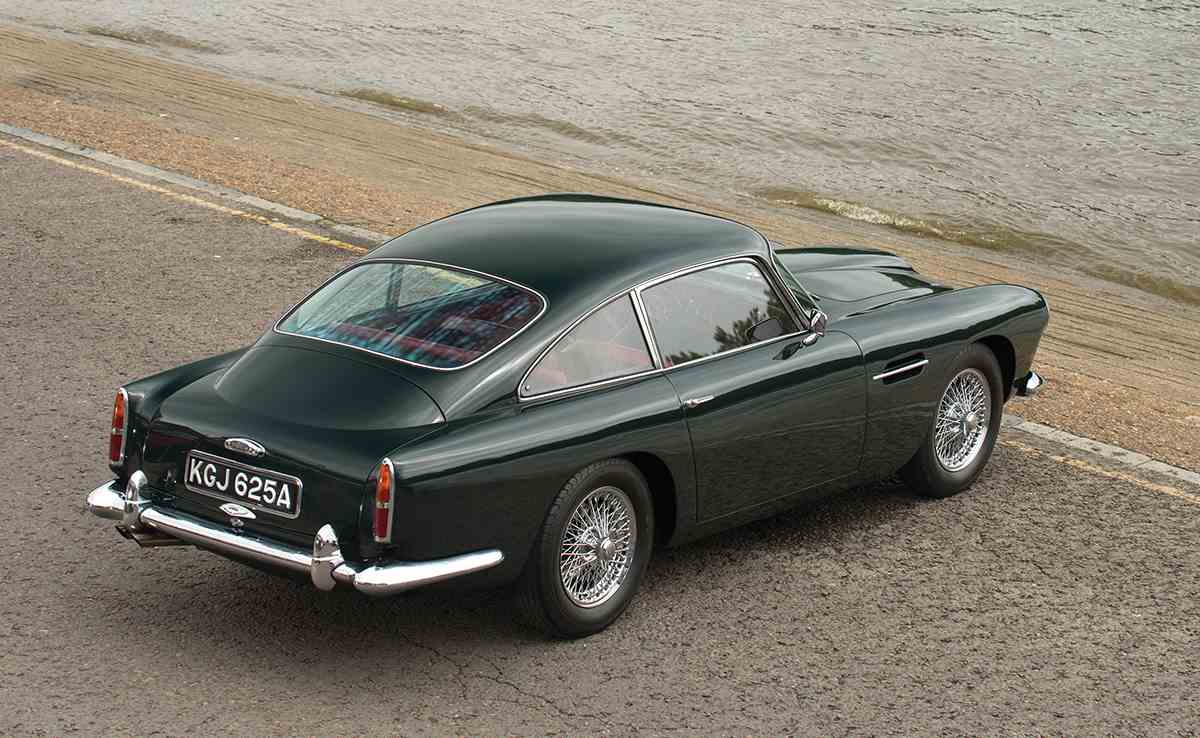 アストンマーティンDB4 | 名車文化研究所