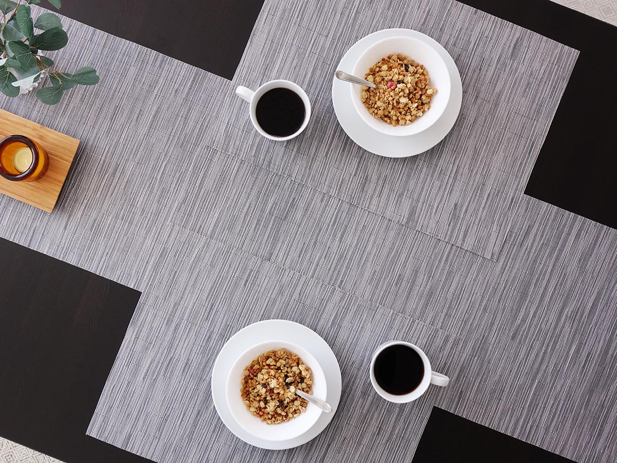 チルウィッチ ランチョンマット バンブー｜グレーの不均一なストライプ