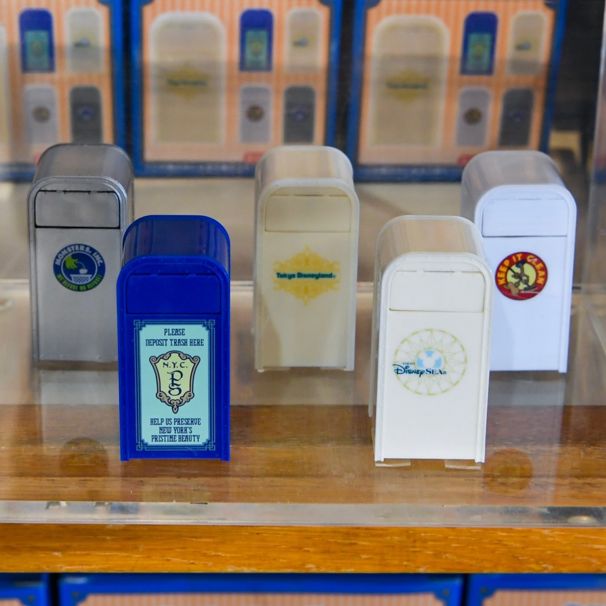 人気のゴミ箱デザイン！東京ディズニーランド トラッシュカンフィギュア -