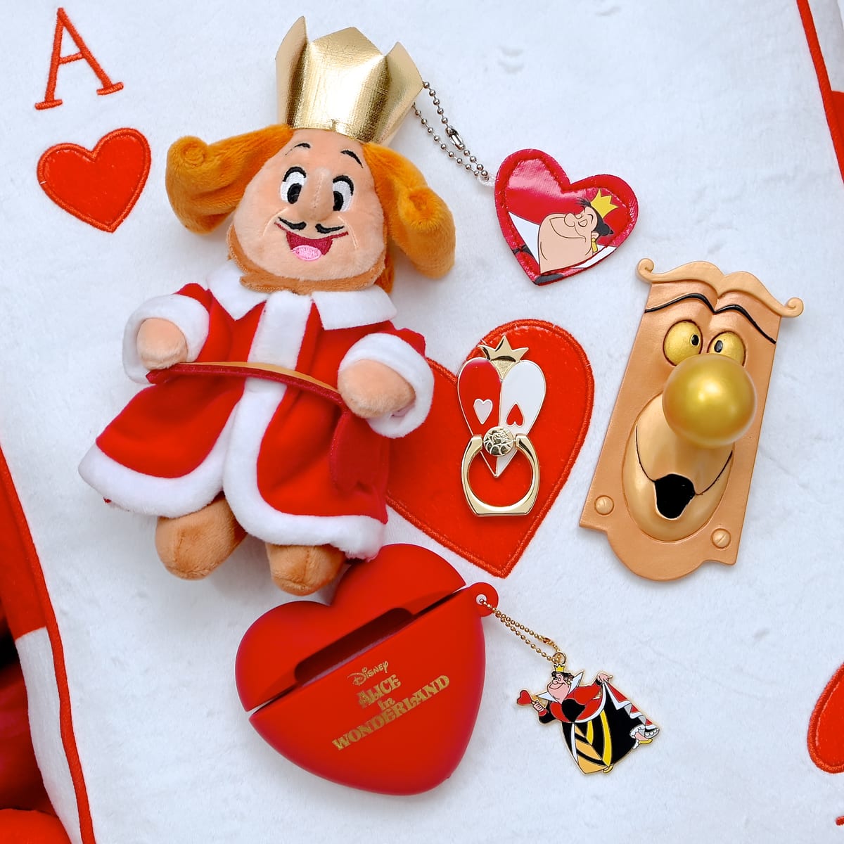 ハートの女王モチーフが盛りだくさん！ディズニーストア『ふしぎの国の