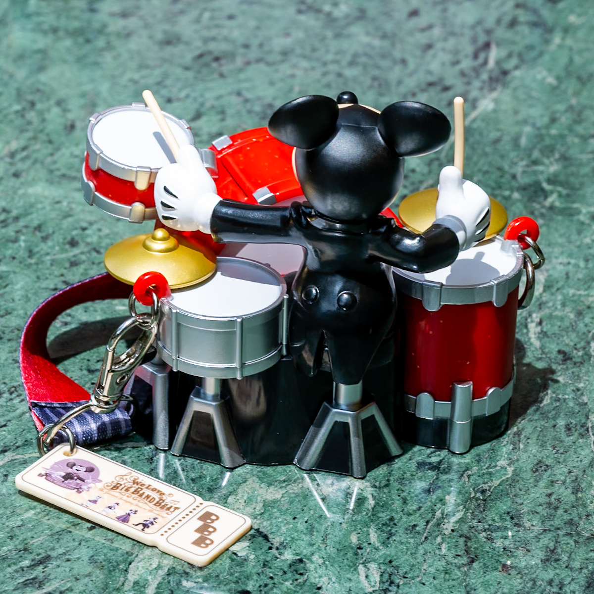 ドラムをたたくミッキーマウスデザイン！東京ディズニーシー「We Love