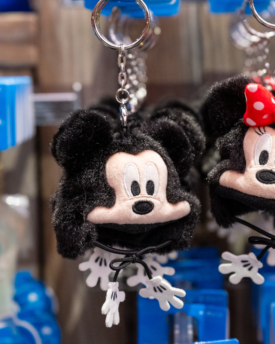 ふわふわミッキー、ミニーのファンキャップデザイン！東京