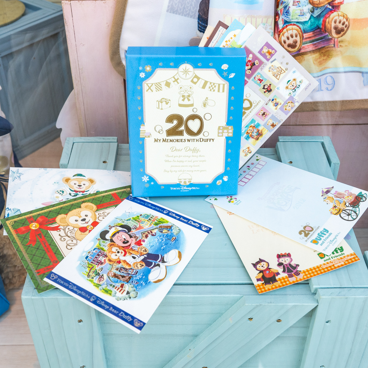 ダッフィーとの思い出が蘇る20年間のアートがつまったグッズ！ 東京