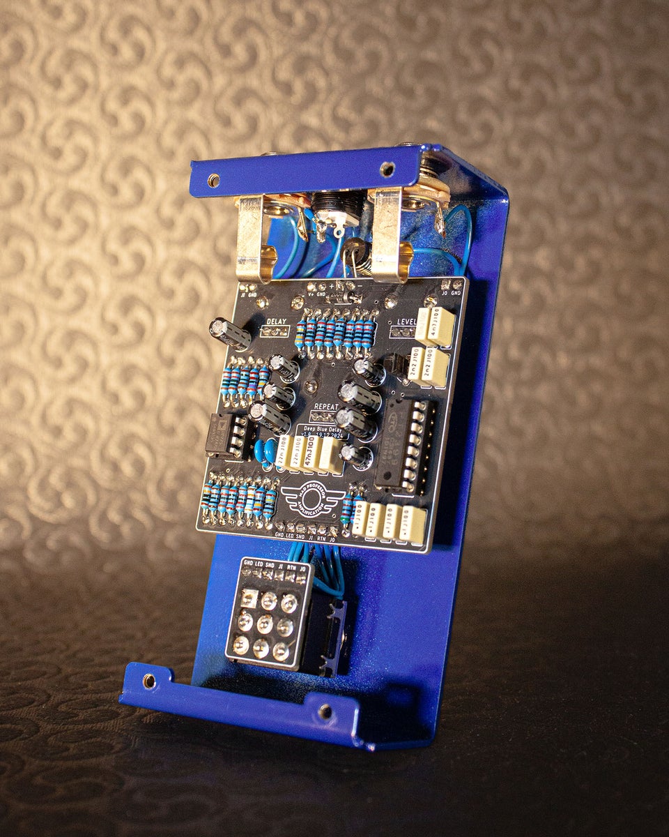 Deep Blue Delay Handwired | Mad Professor Amplification