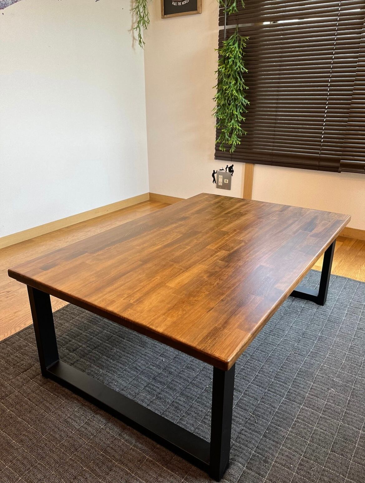 ローテーブル ロ型アイアン脚 ワイドサイズ – 1200×700×370mm | MR