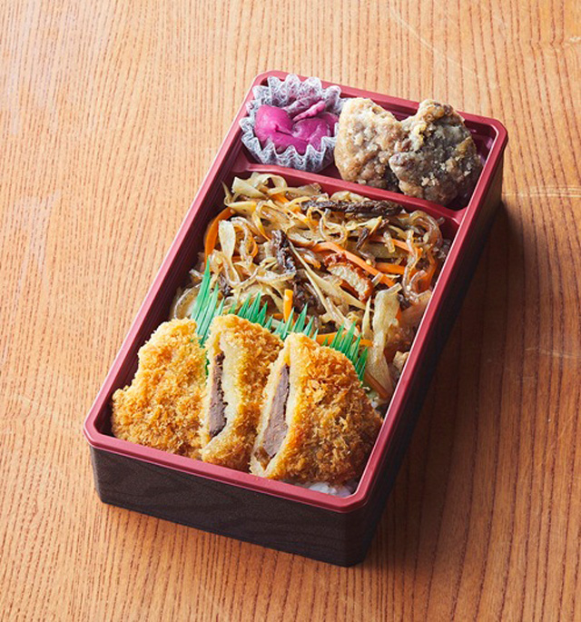 終売】ながさき鯨カツ弁当浦上そぼろ」駅弁情報｜長崎駅の駅弁