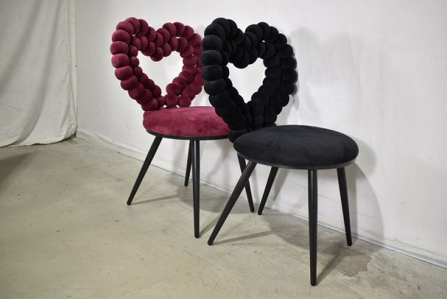 新入荷チェアのご紹介 ハートにズキューン、オブジェを超越した強烈な