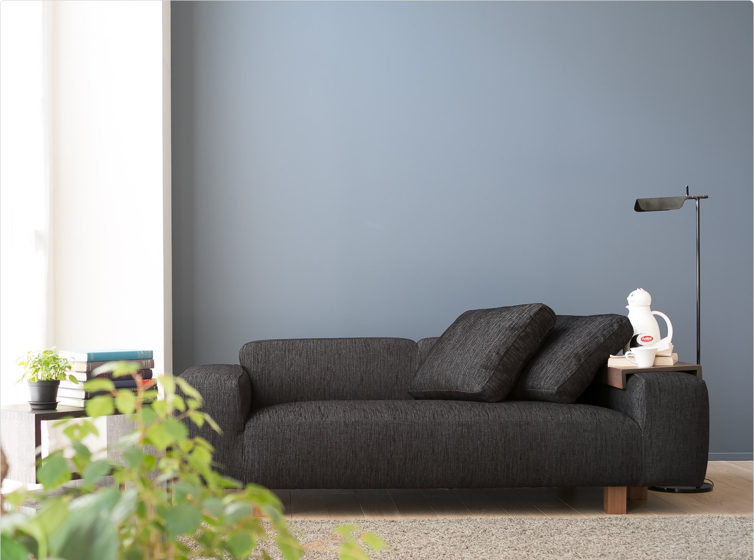 くつろげる2人掛けローソファ「Decibel C4 2人掛け両ひじ」｜日本を