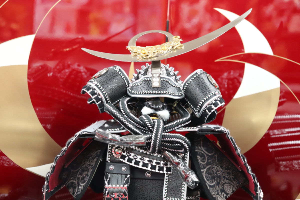 上杉謙信 鎧平飾り五月人形セット (65cm×45cm×77cm)【送料無料