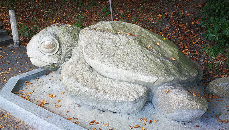 亀の石像（亀老山展望公園内） Turtle stone statue on Mt. Kirosan