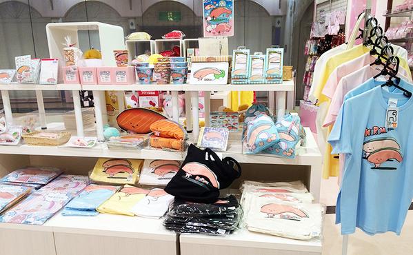 ピューロランドで一番大きなお店「エントランスショップ」で、KIRIMI