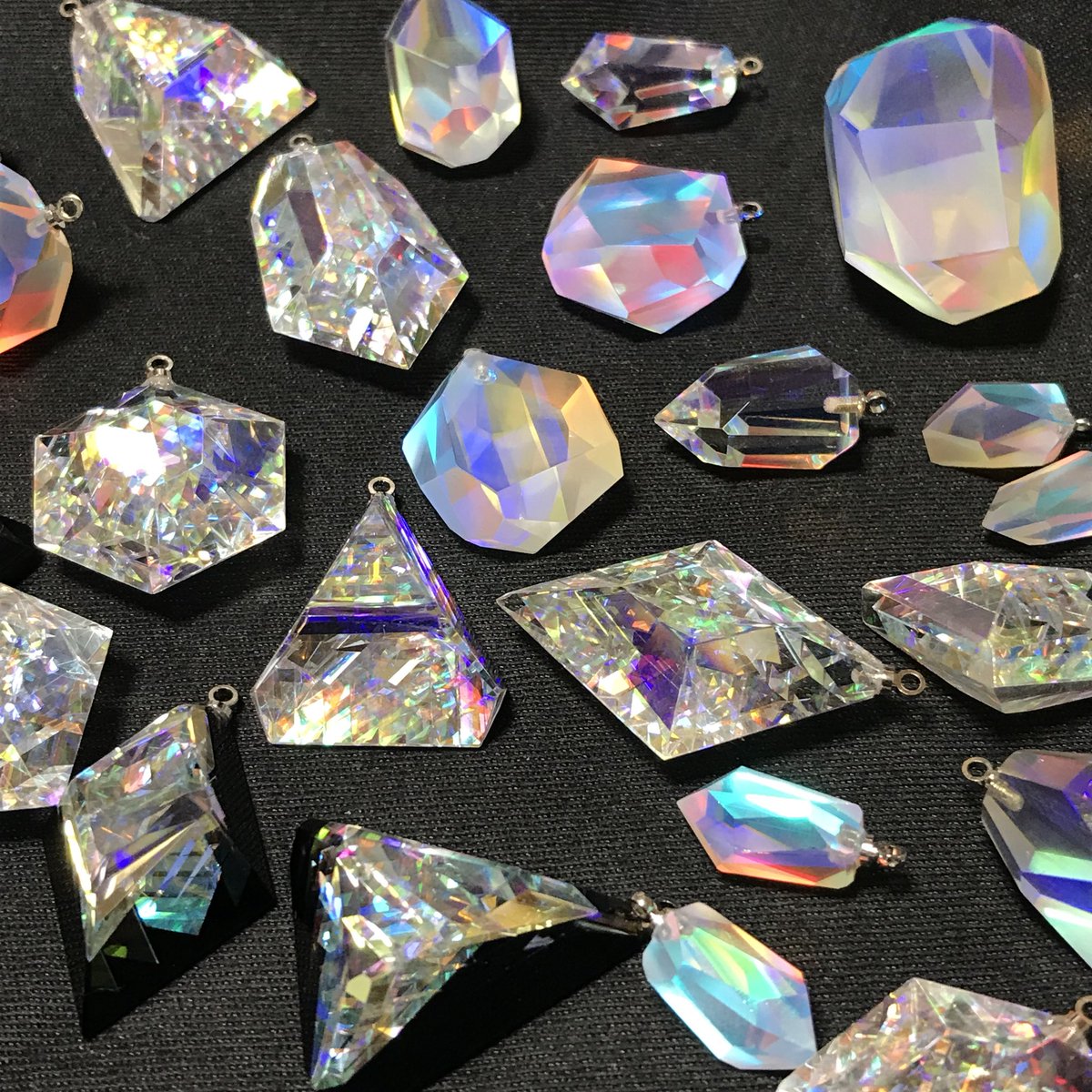 Lupopo_cafe 初めて参加させていただきます。 ダイクロガラスを貼り