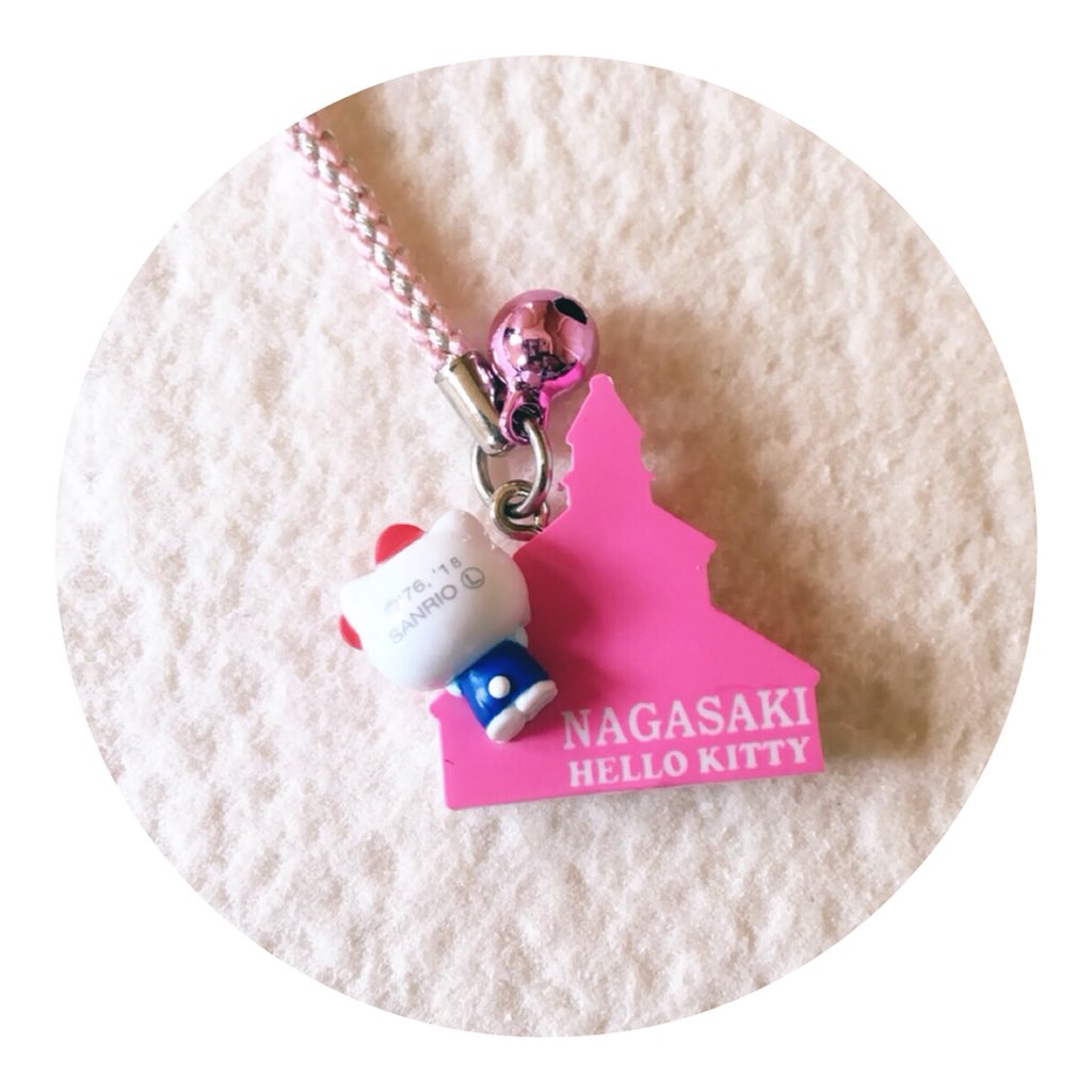 長崎限定🌟キティがひょっこりのぞいてるステンドグラスご当地キティだ