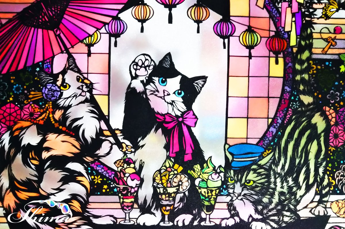 切り絵新作。 ステンドグラスみたいな切り絵は、パーツに合わせて