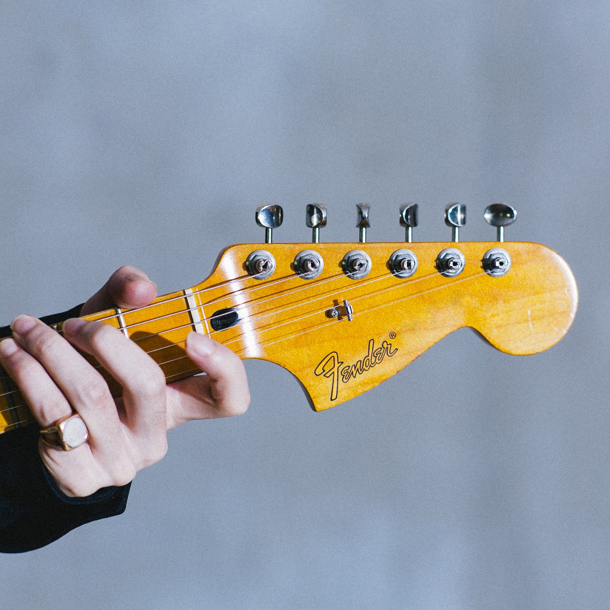 ㅤ Fenderと共同で ギターを作ったよ ㅤ American Performer Mustangを