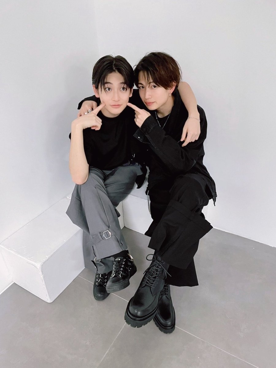 8LOOM活動日誌📝 弾＆有起哉 👉😗👈☺️ツン #君の花になる #8LOOM