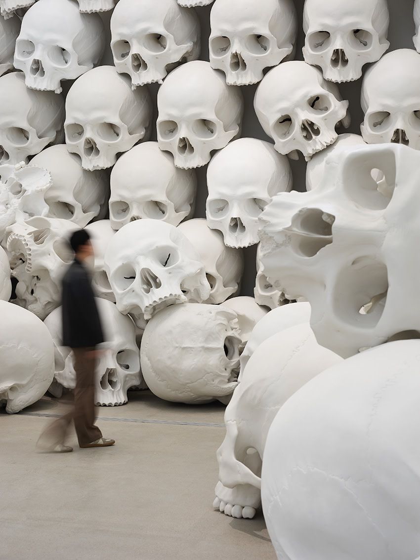 ロン・ミュエク展が森美術館で2026年4月から開催。日本初公開も多数