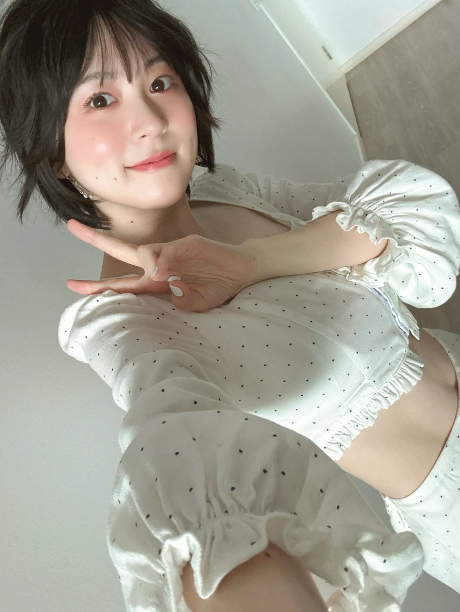 8/16 17に開催される 中島由貴写真集「blue Blue」発売記念サイン会