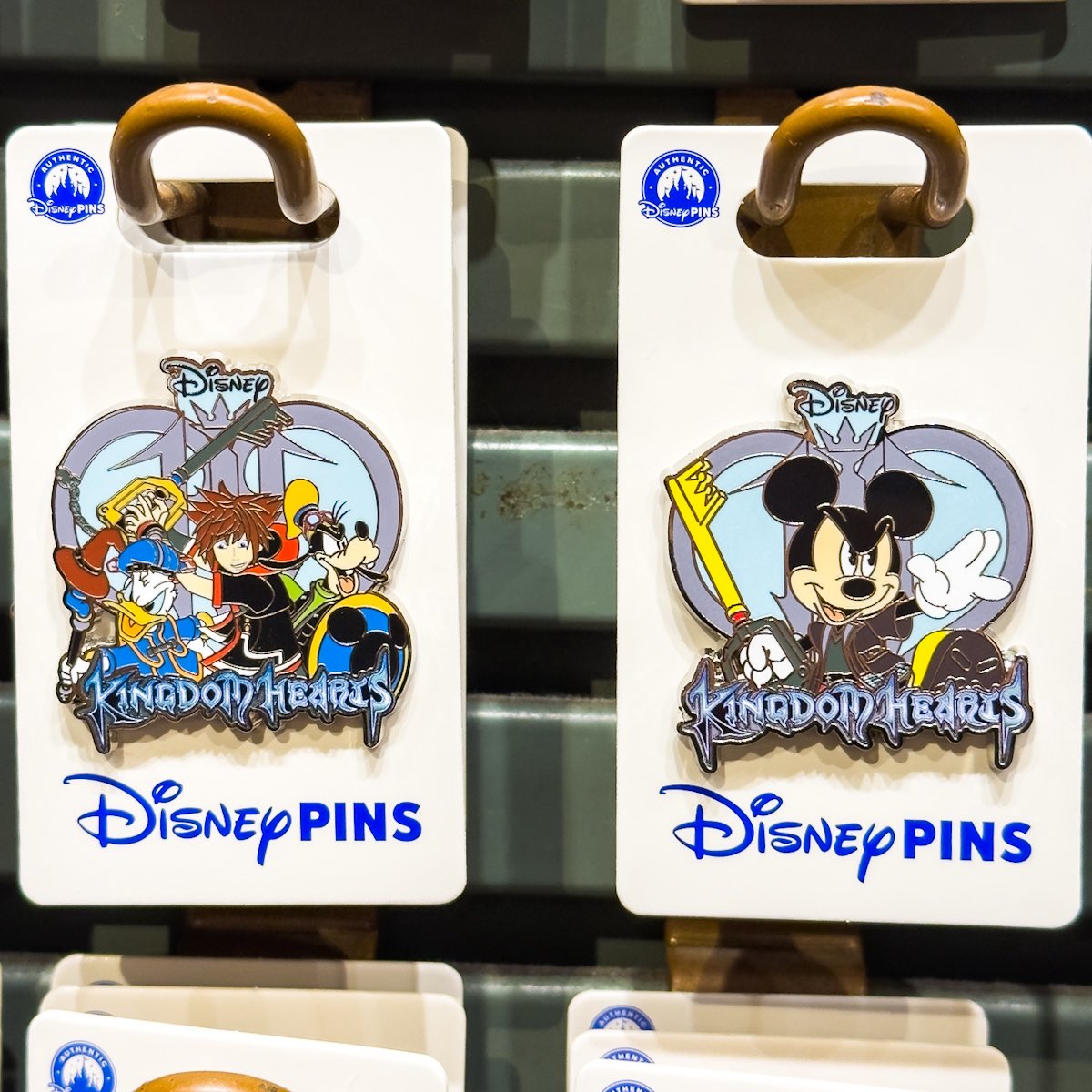 フロリダディズニー キングダム ハーツのかわいいピンバッジ販売中