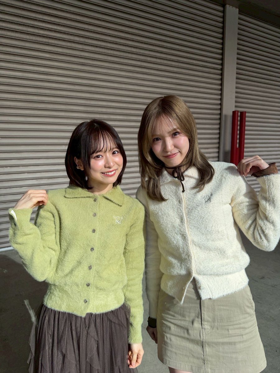 AKB48_名残り桜 握手会1日目🤝 みうと一緒に買った服を着てたよ〜 今日