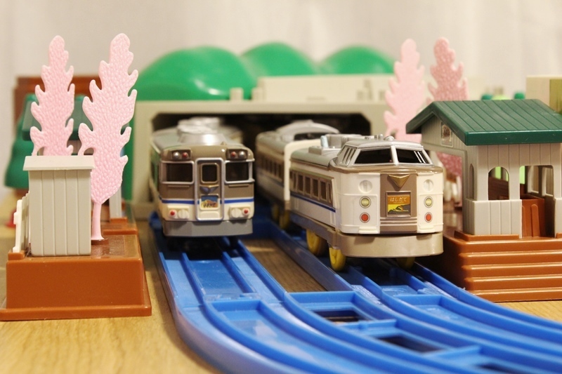 183系「はしだて」と「はまかぜ」「きたぐに」: プラレールタイム