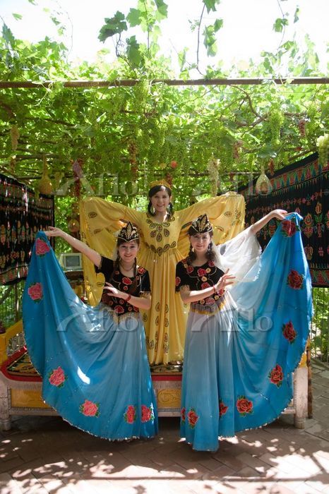 中国 ウイグル族の女性, 人物 [5281163]の写真素材 - アフロ