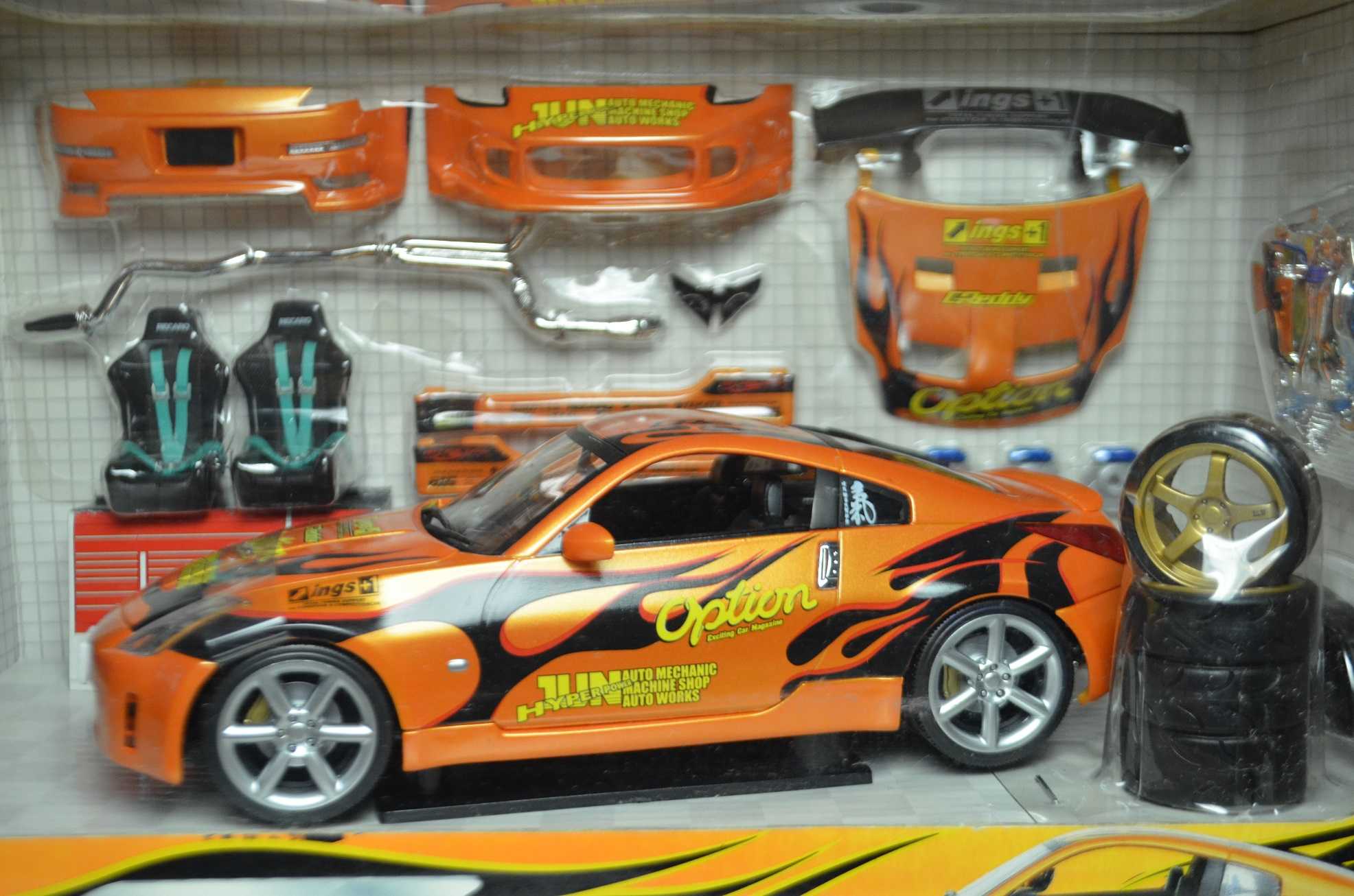 ちょっと変わったミニカー出てきました。第二弾(^^)1/24オプション