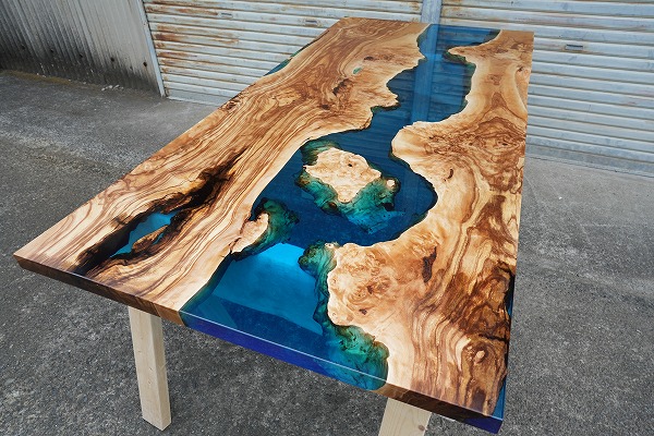 リバーテーブルの魅力 ～5枚同時製作でみえること～ | レジンテーブル