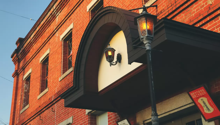 大洲の隆盛を象徴する煉瓦建築 おおず赤煉瓦館 - 日本の観光メディアMATCHA