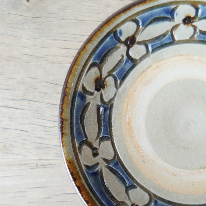 やちむん 陶藝玉城 5寸皿（縁線彫り） – Rico・リコ出張所