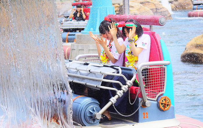 ディズニー】暑さぶっ飛ぶ“びしょ濡れ”バージョン登場！期間限定