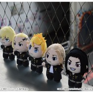 東京リベンジャーズ」タケミチ、マイキーたちが自立するぬいぐるみに