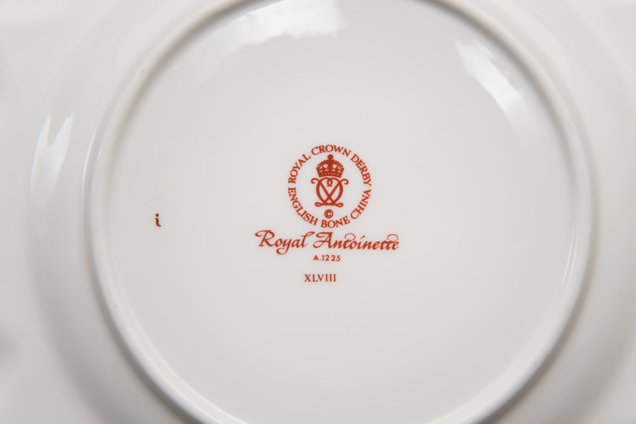ロイヤル・クラウン・ダービー ロイヤルアントワネット 20cmプレートを