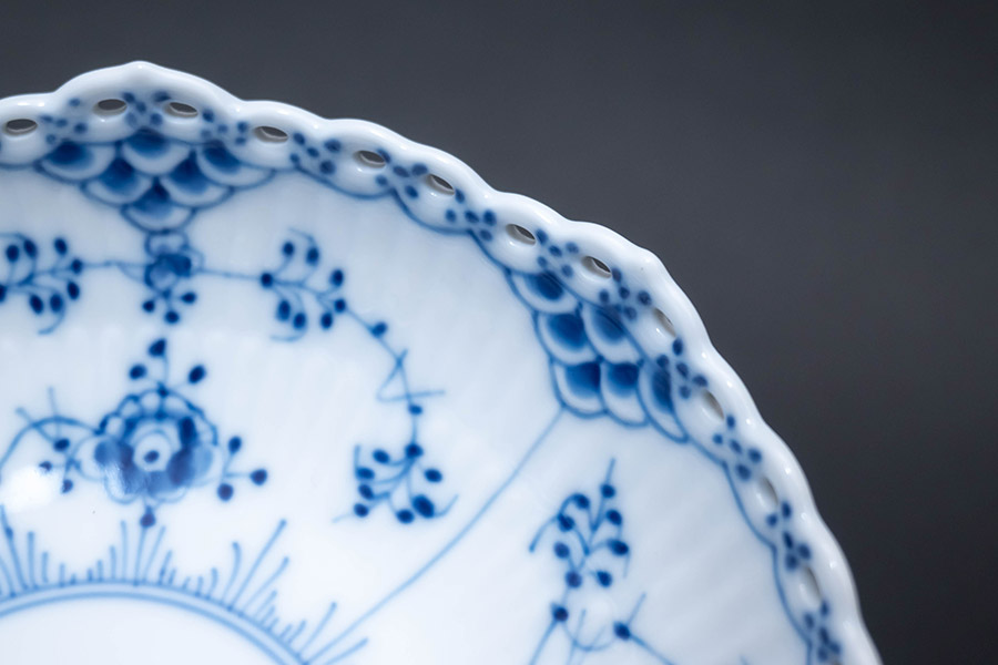 ロイヤル・コペンハーゲン ブルーフルーテッドフルレース 足つきケーキ