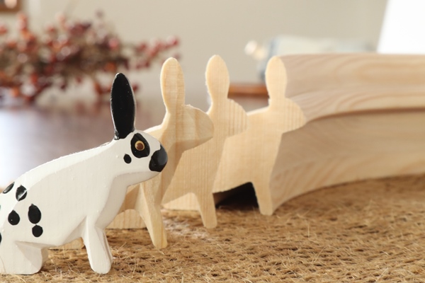 ライフェンドレーン うさぎセット – ドイツ・ザイフェンの木のおもちゃ