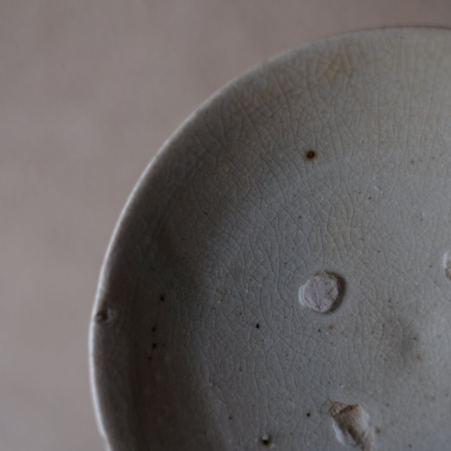 李朝 柔らか手 白磁平皿 （李朝初期） – 逢季荘