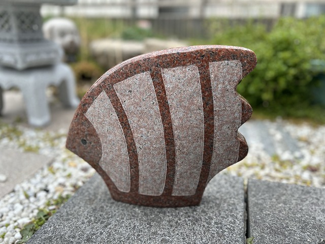 楽天市場】御影石 鯉 黒色 錦鯉 影彫 置物 置き物 玄関 エントランス