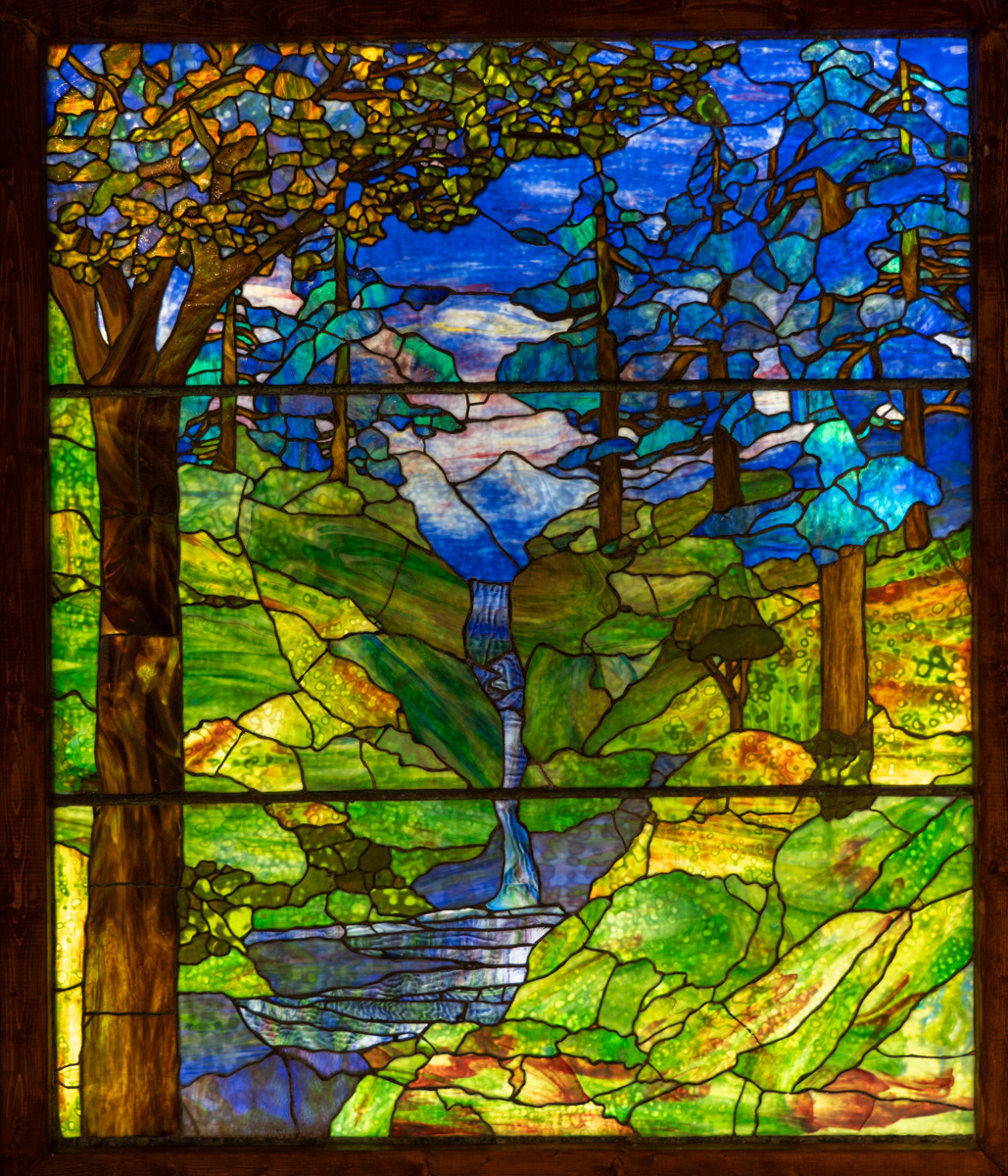 ルイス・C・ティファニーのステンドグラスから: 春秋堂日録