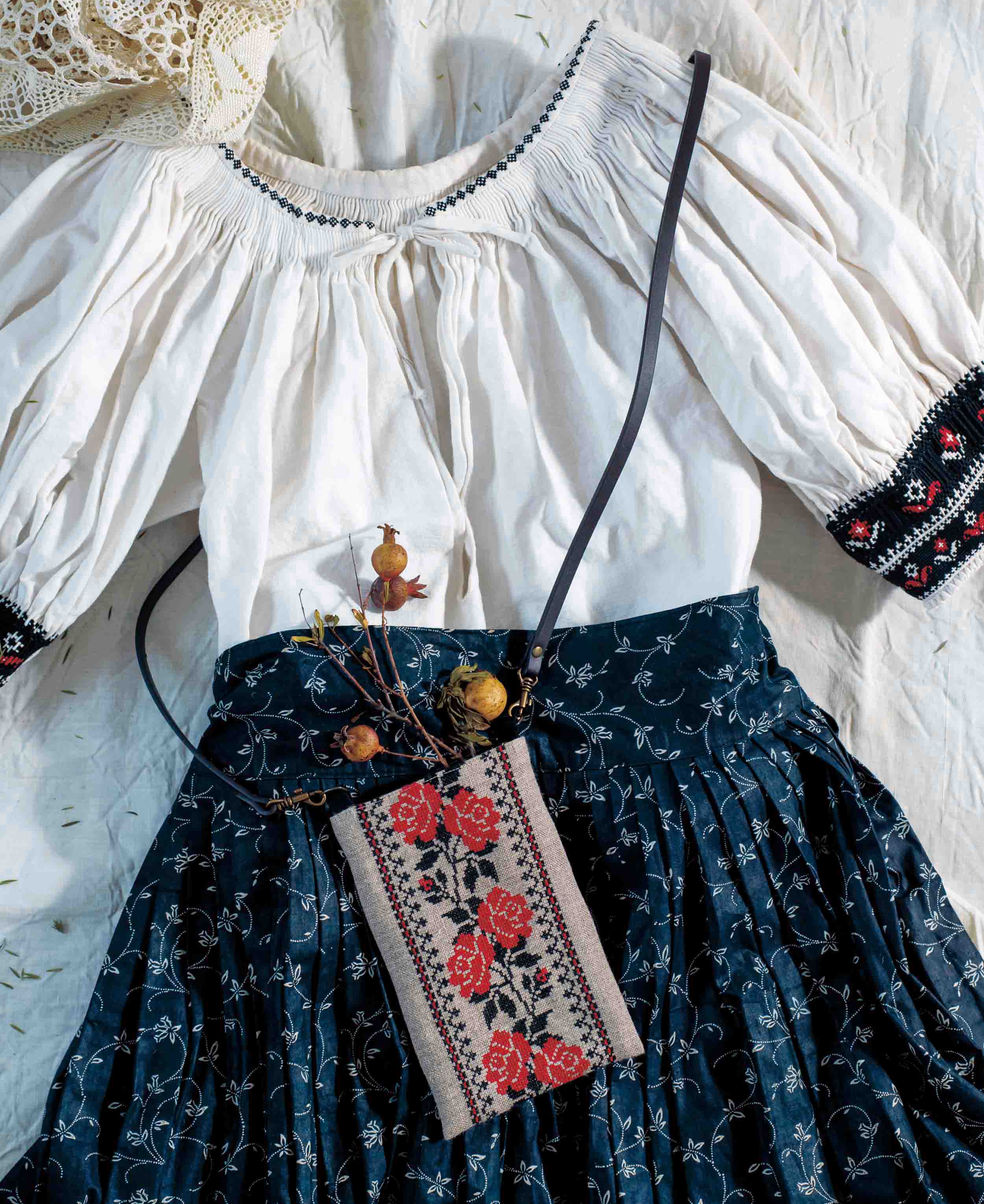 1月7日発売『クロスステッチで描く フォークロアの世界』 - ニュース