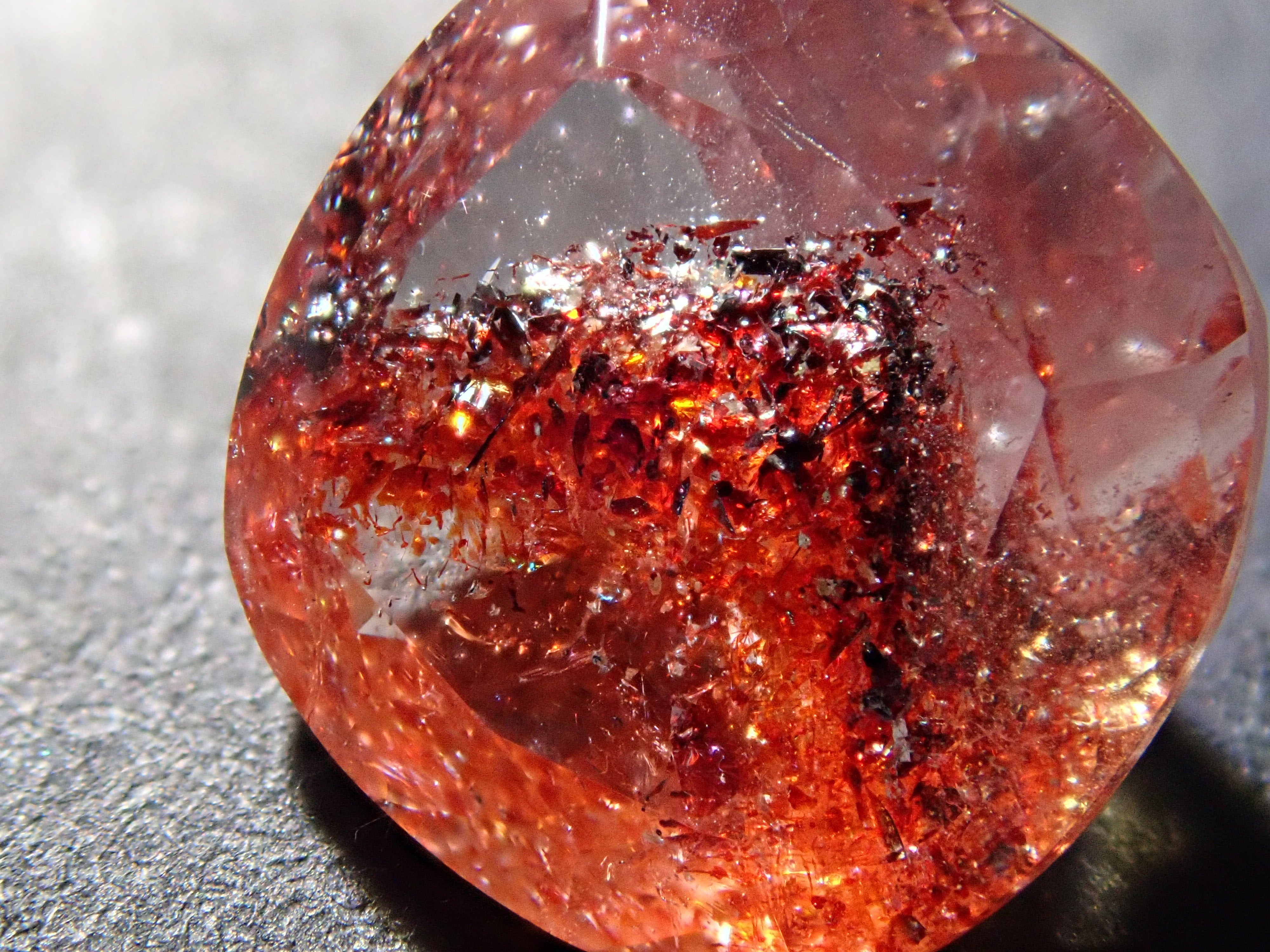 ヘマタイトインクォーツ 2.150ctルース